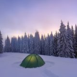 雪中キャンプで冬を満喫！おすすめテント5選＆キャンプ場4選｜必要な道具や注意点も紹介